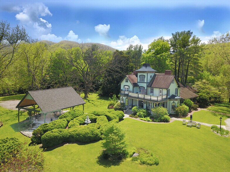 More Photos Of 204 Lawson St, Hot Springs Hotel For Sale