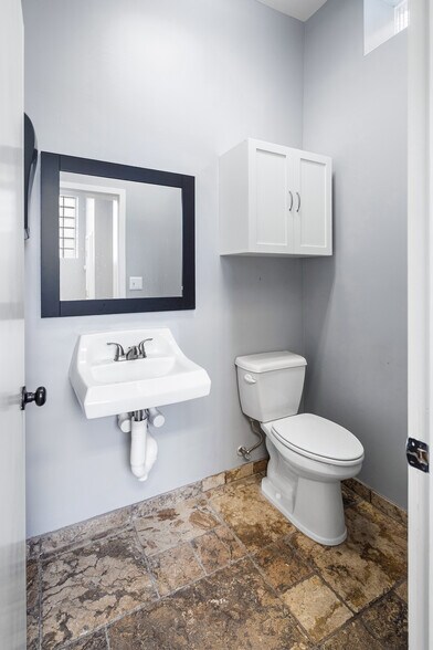 More Photos Of 353 Railroad Ave, Hackensack Warehouse For Lease