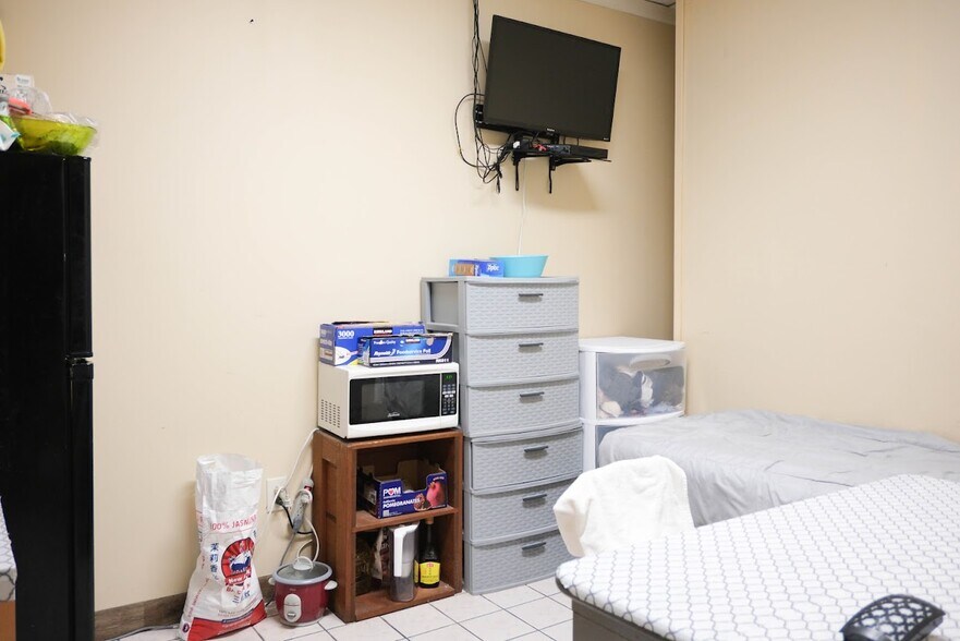 More Photos Of 985 S Clinton Ave, Rochester Restaurant For Sale