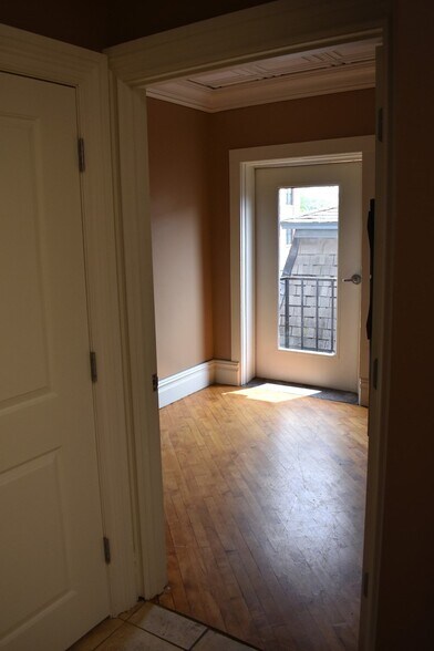 More Photos Of 270 Pleasant St, Northampton Office For Sale