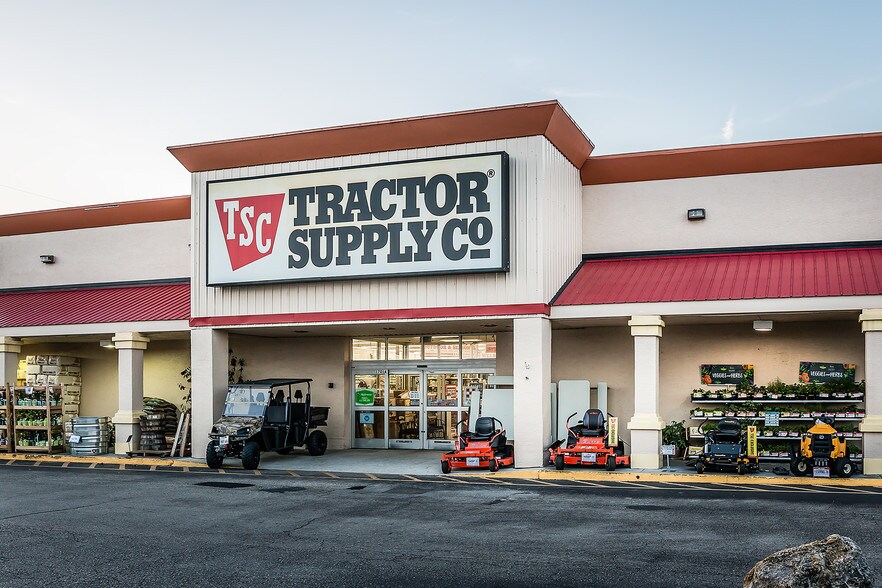 More Photos Of 1701-1737 E Oak St, Arcadia Storefront For Sale