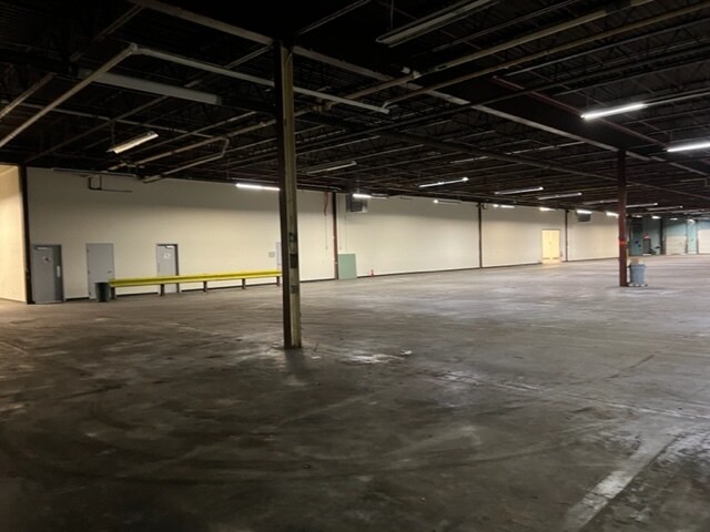 More Photos Of 55 Lathrop Road Ext, Plainfield Manufacturing For Sale
