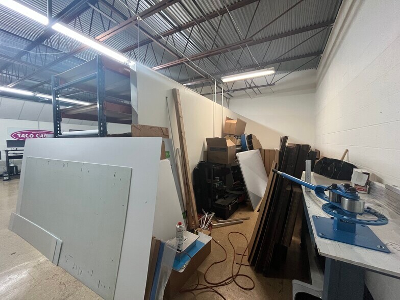 More Photos Of 10646 Gulfdale St, San Antonio Unknown For Lease