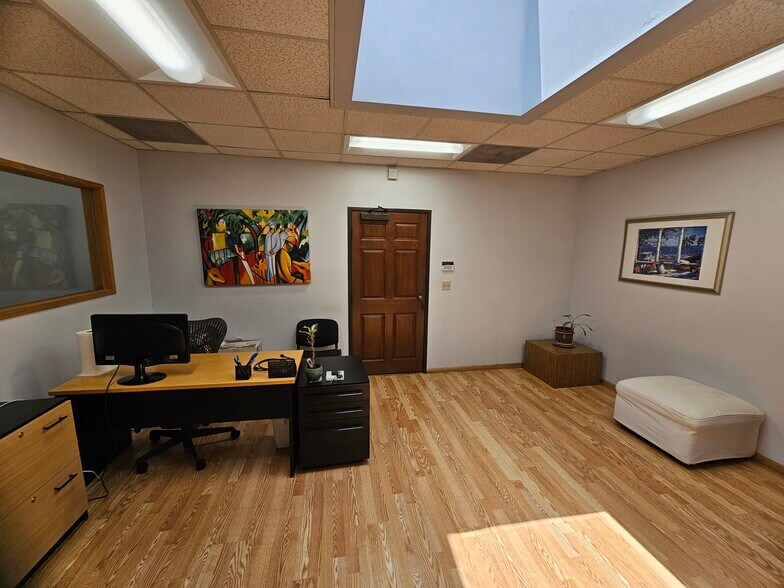 More Photos Of 2910 W Broadway, Los Angeles Office Residential For Lease