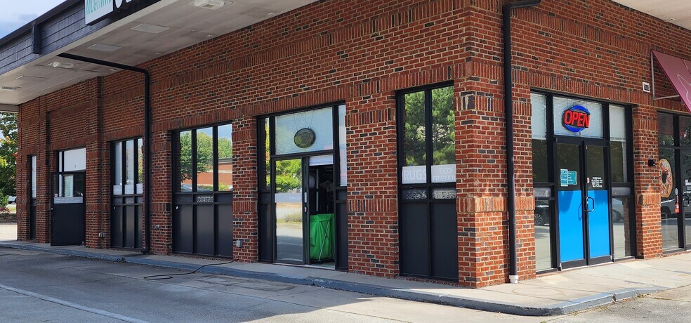 More Photos Of 7110 McGinnis Ferry Rd, Suwanee Service Station For Lease