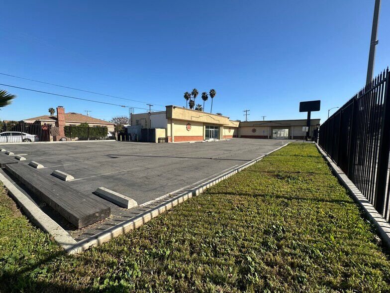More Photos Of 509-523 E Rosecrans Ave, Compton Storefront Retail Office For Sale