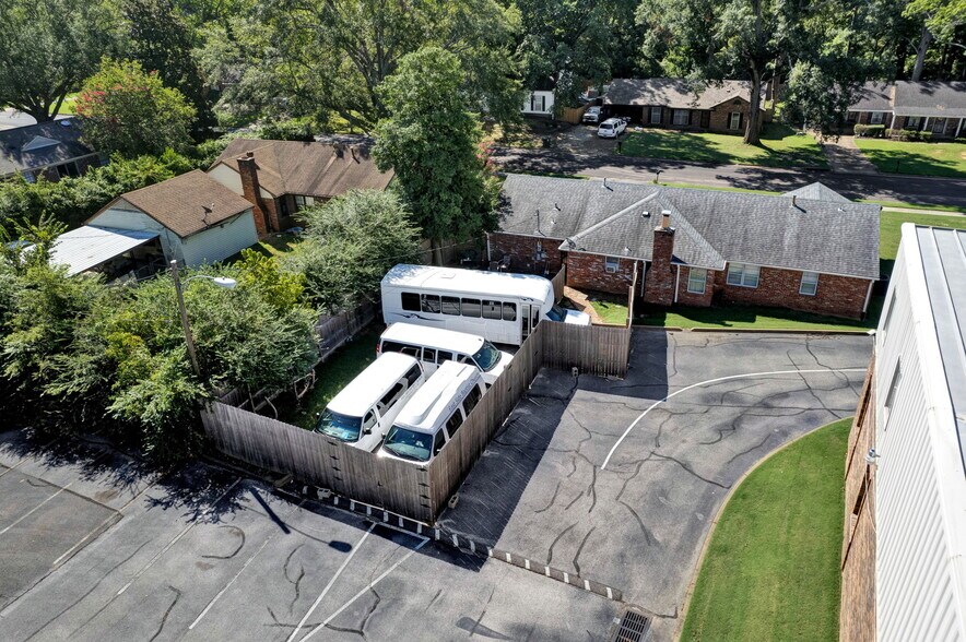 More Photos Of 3232 Covington Pike, Memphis Religious Facility For Sale