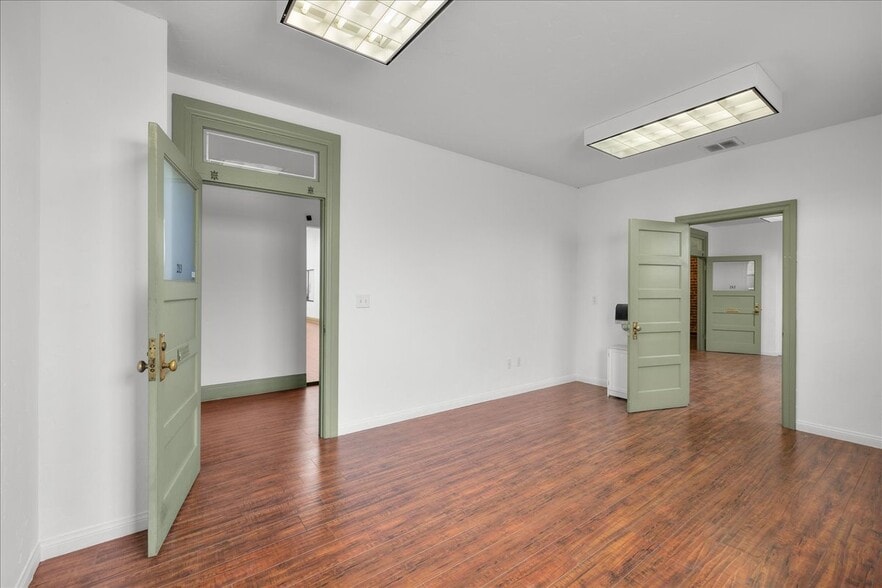 More Photos Of 1002-1008 S Pacific Ave, San Pedro Storefront Retail Office For Lease