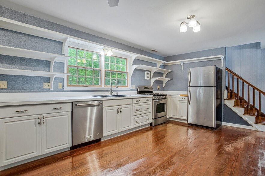 More Photos Of 6285 Shady Side Rd, Shady Side General Retail For Sale