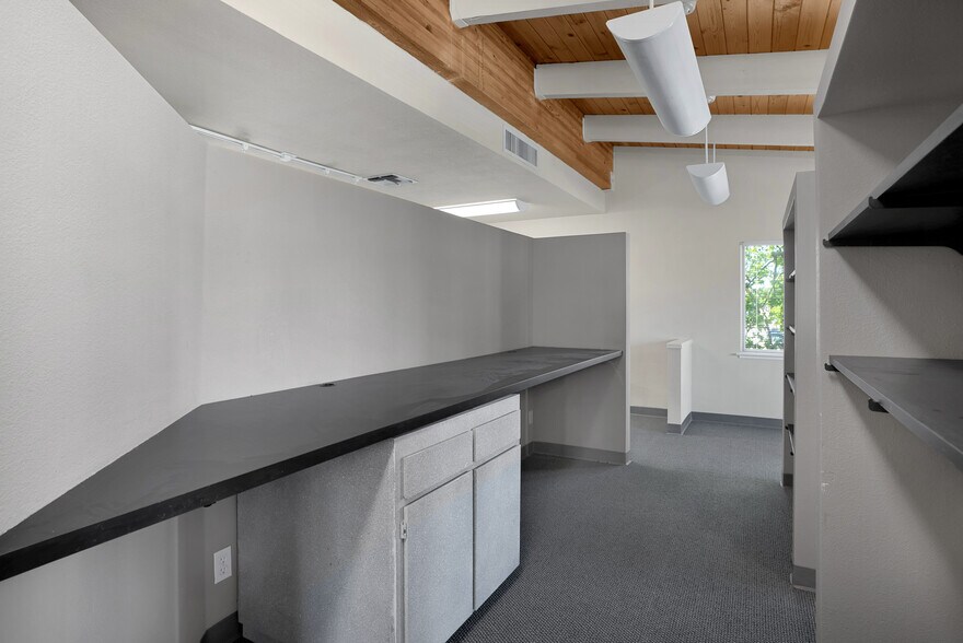 More Photos Of 3000 Cleveland Ave, Santa Rosa Office For Sale