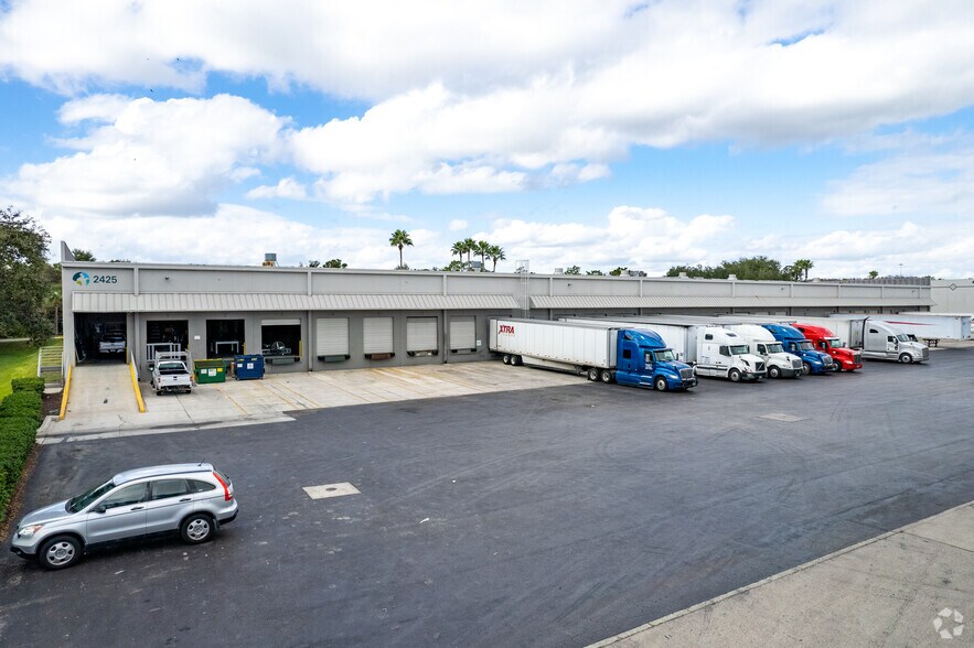 More Photos Of 2425 E Landstreet Rd, Orlando Warehouse For Lease