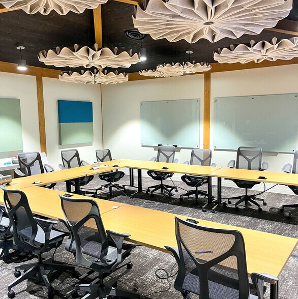 More Photos Of 910 John St, Columbus Office For Lease
