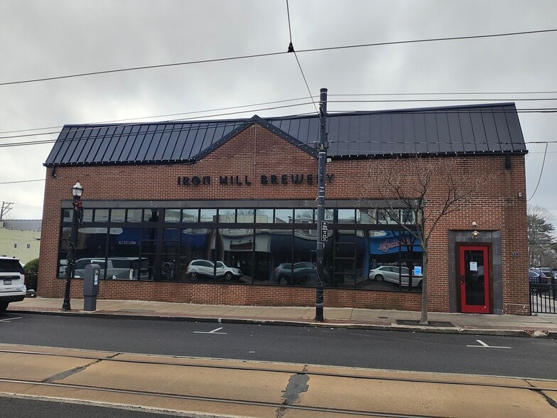 Primary Photo Of 30 E State St, Media Freestanding For Lease