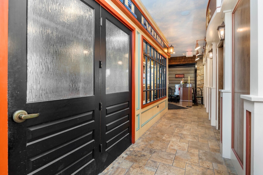 More Photos Of 4415 Liberty Ave, Vermilion General Retail For Sale