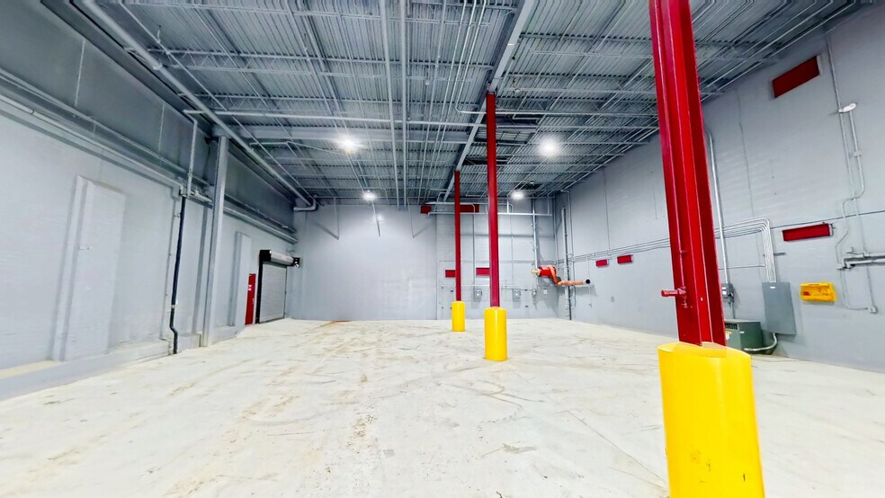 More Photos Of 10078 E Kemper Rd, Montgomery Unknown For Lease