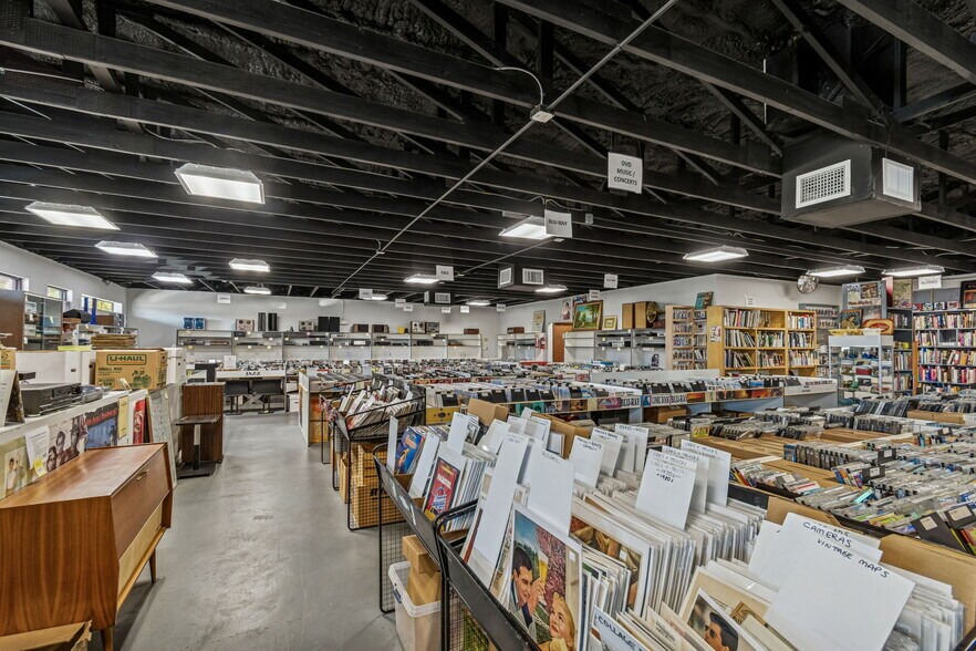 More Photos Of 8625 66th St N, Pinellas Park Storefront Retail Office For Sale