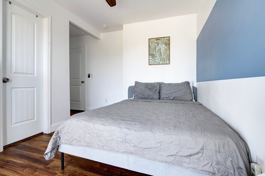 More Photos Of 5100 Atlantic Ave, Wildwood Hotel For Sale