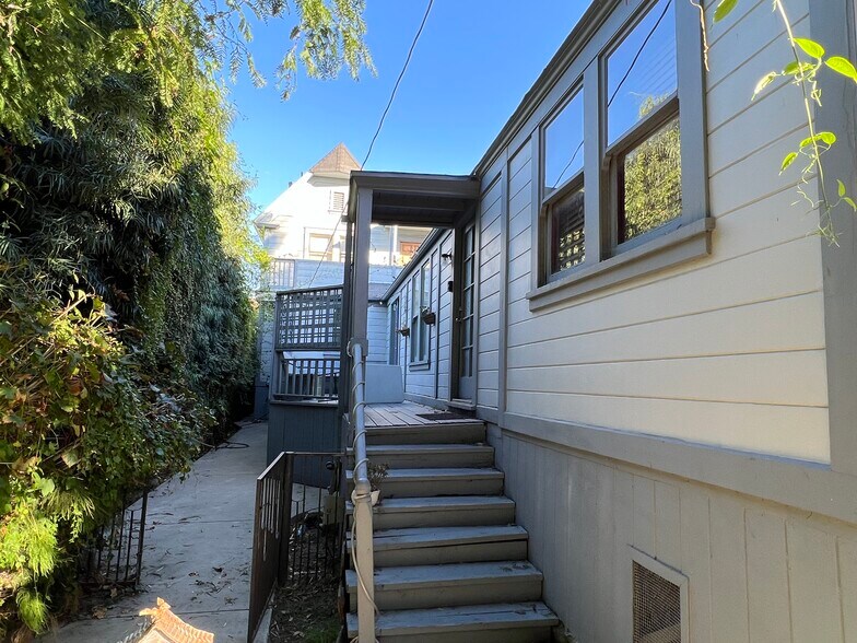 More Photos Of 1033-1043 E Santa Clara St, Ventura Apartments For Sale