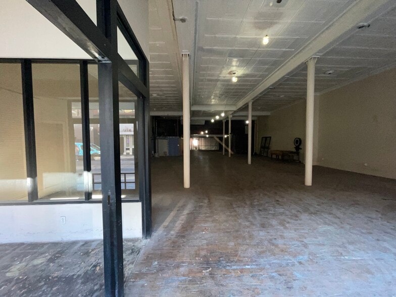 More Photos Of 1317 E Carson St, Pittsburgh General Retail For Sale