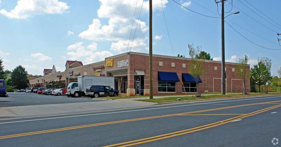 More Photos Of 809 E Arrowood Rd, Charlotte Unknown For Lease