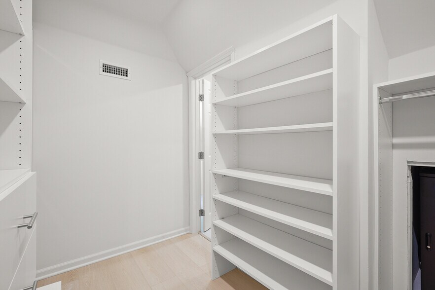 More Photos Of 617 Westmount Dr, West Hollywood Apartments For Sale