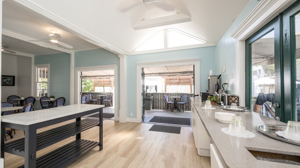 More Photos Of 413 Applerouth Ln, Key West Hotel For Sale
