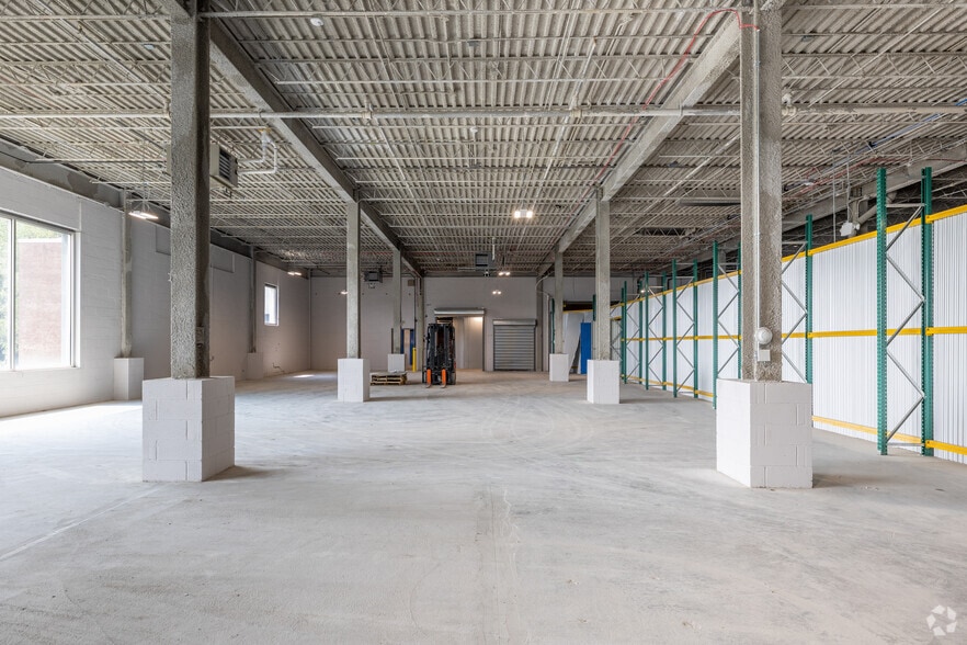More Photos Of 250 E Sandford Blvd, Mount Vernon Warehouse For Lease