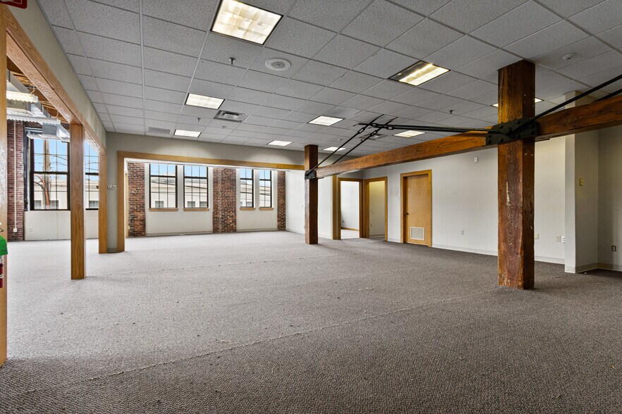 More Photos Of 2 Storer St, Kennebunk Office For Lease