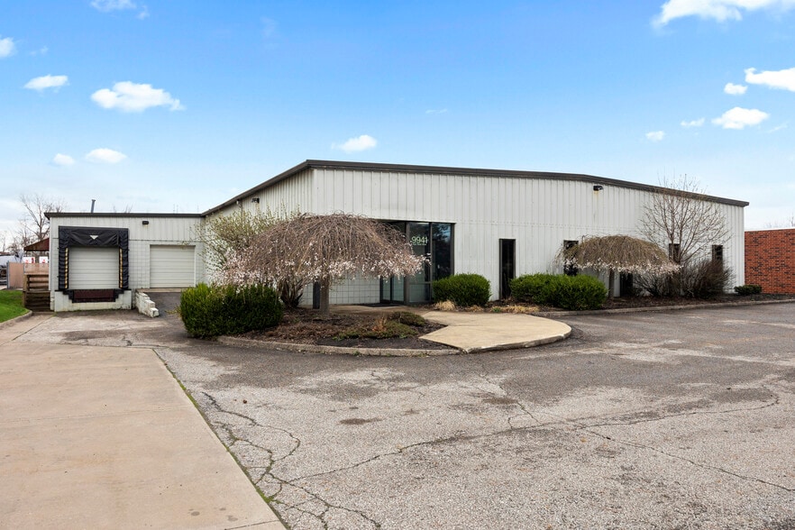 More Photos Of 9941 York Theta Dr, North Royalton Service For Lease