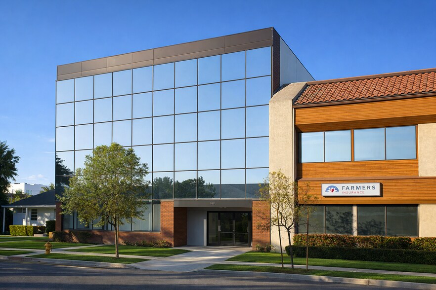 Primary Photo Of 7033 Owensmouth Ave, Canoga Park Office For Lease