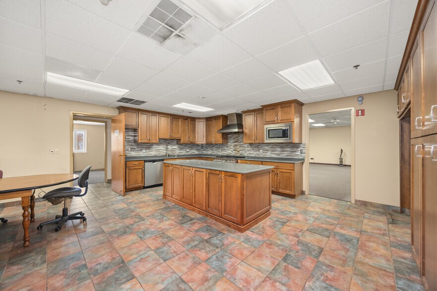 More Photos Of 501 N Main St, Wilmington Warehouse For Lease