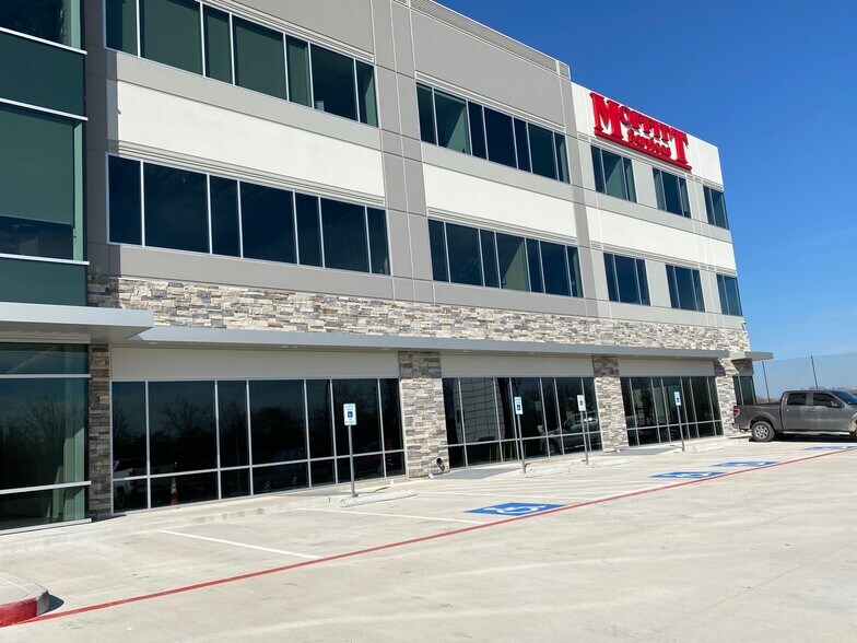 More Photos Of 17302 House Hahl Rd, Cypress Office For Lease