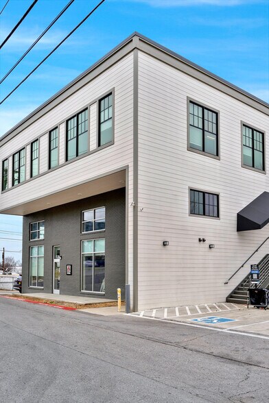 More Photos Of 900 Main St, Nashville Storefront Retail Office For Lease