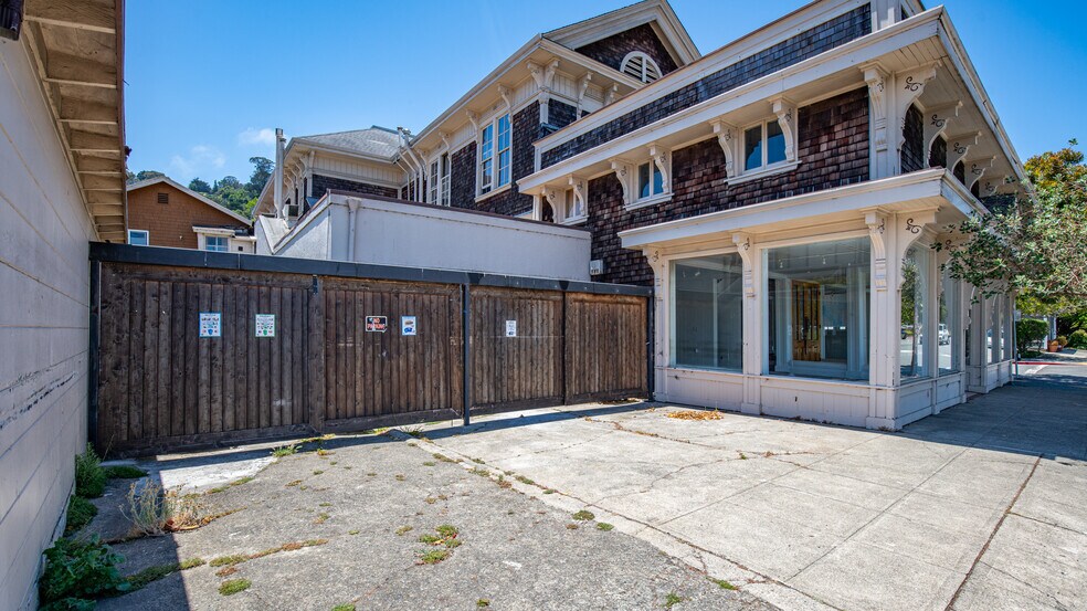 More Photos Of 1411-1417 Bridgeway Blvd, Sausalito Storefront For Lease