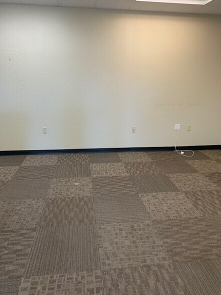 More Photos Of 1205 Hovey St, Bridgeport Auto Dealership For Lease
