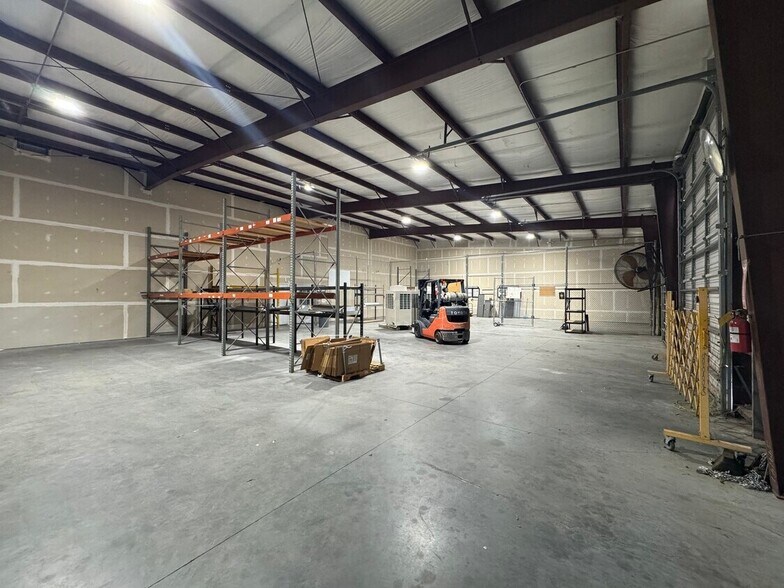 Primary Photo Of 101 Austin Bradley Ln, New Bern Warehouse For Lease