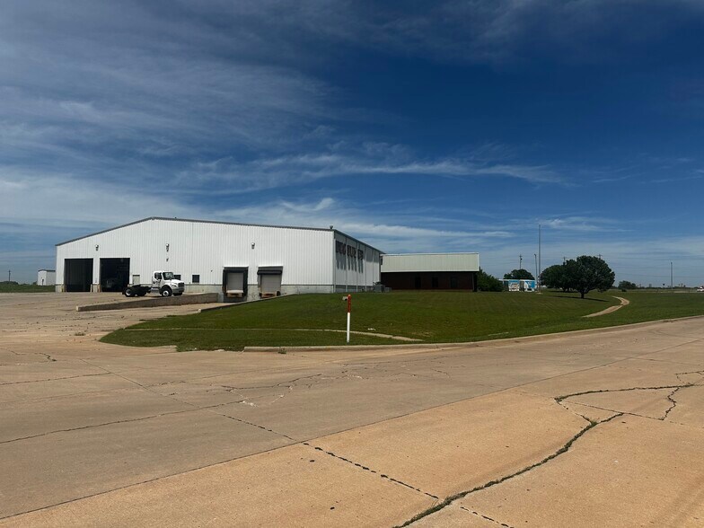 More Photos Of 5301 SW 11th St, Lawton Refrigeration Cold Storage For Lease