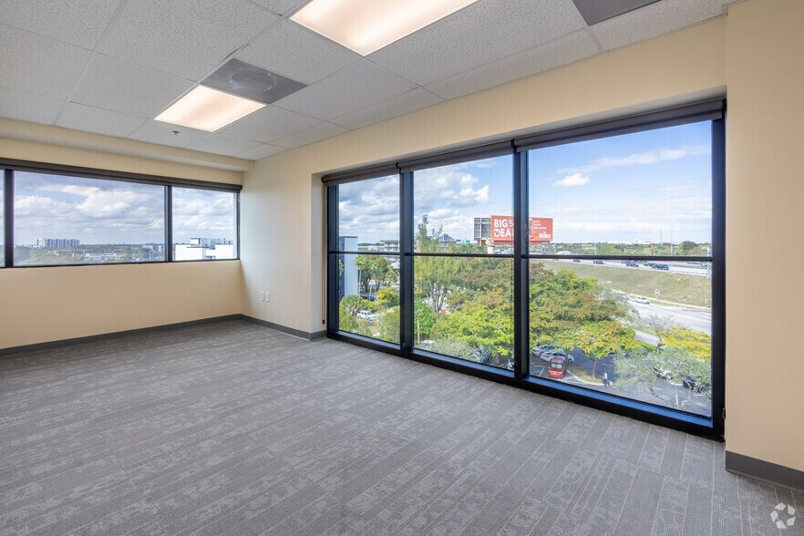 More Photos Of 10720 Caribbean Blvd, Cutler Bay Medical For Lease