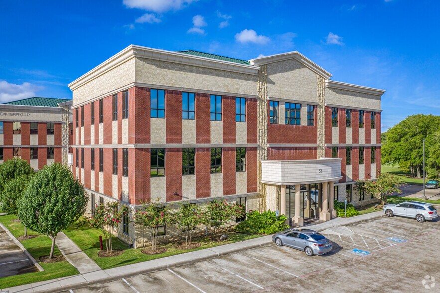 More Photos Of 52 Sugar Creek Center Blvd, Sugar Land Office For Lease