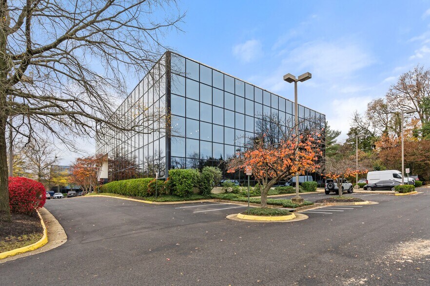 More Photos Of 5350 Shawnee Rd, Alexandria Medical For Sale