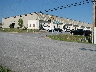 More Photos Of 627 American Glass Way, Knoxville Research And Development For Lease