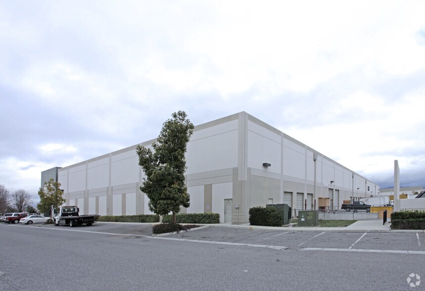 More Photos Of 1919 Monterey Rd, San Jose Warehouse For Lease