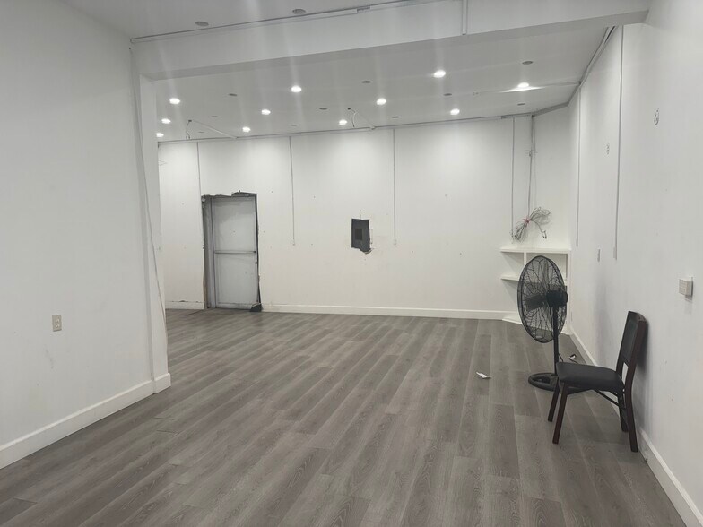 More Photos Of 11007 Crenshaw Blvd, Inglewood Storefront For Sale