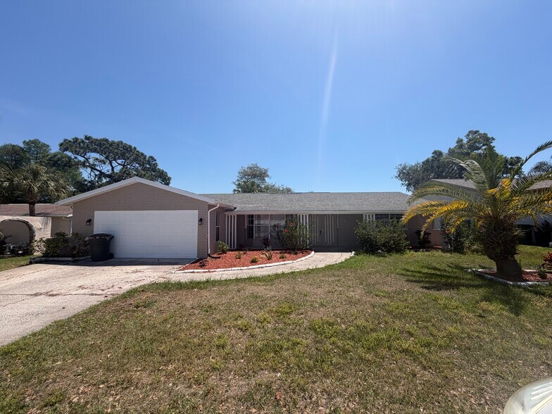 More Photos Of 35 Harbor Woods Cir, Safety Harbor Specialty For Sale