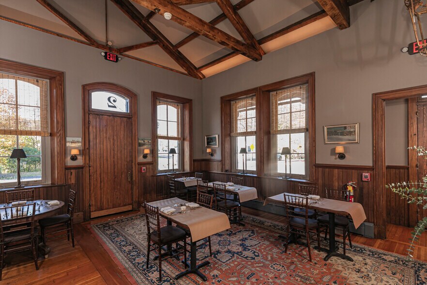 More Photos Of 2 Bridge St, Milford Restaurant For Sale