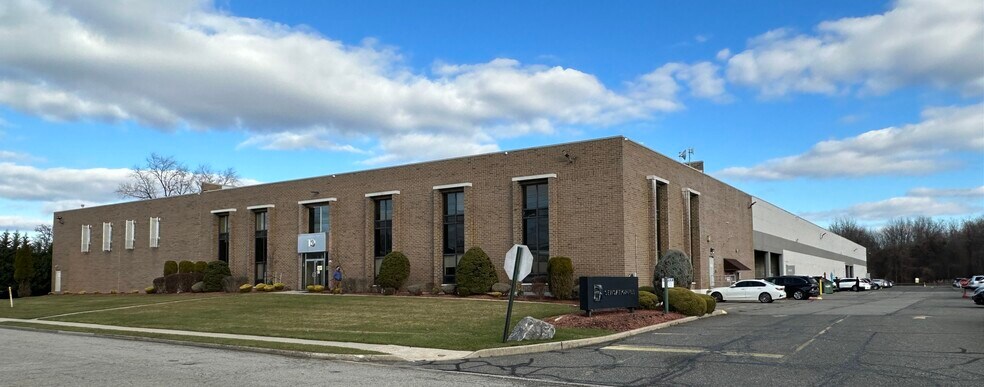 Primary Photo Of 10 State St, Moonachie Warehouse For Lease