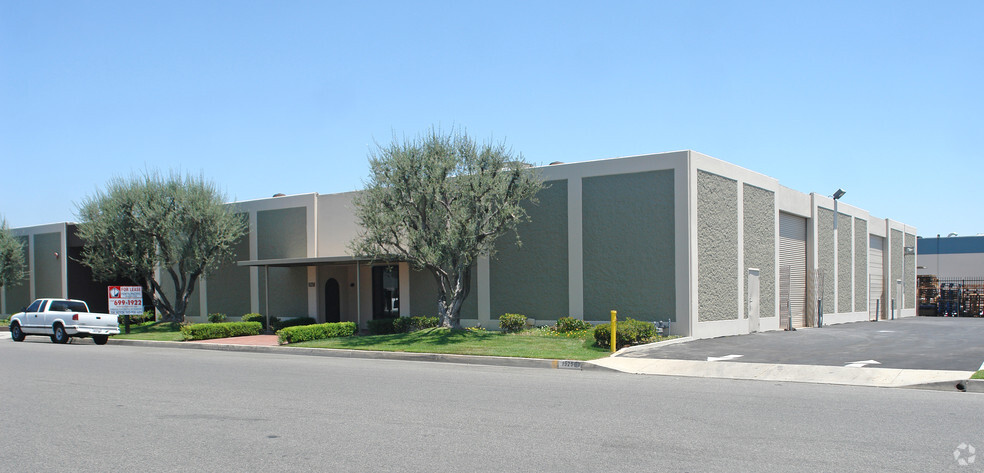 Primary Photo Of 7310 Adams St, Paramount Warehouse For Lease