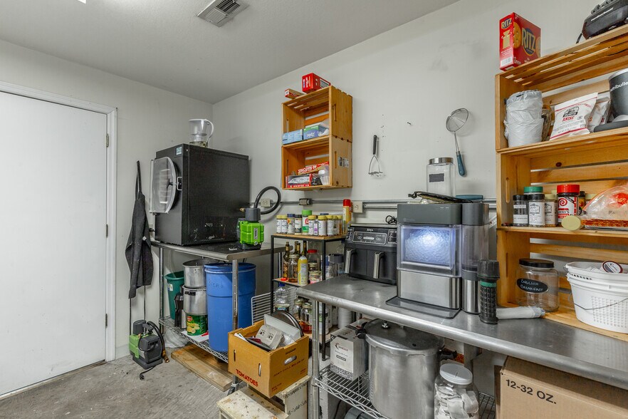 More Photos Of 15781 Rankin Ave, Dunlap Freestanding For Sale