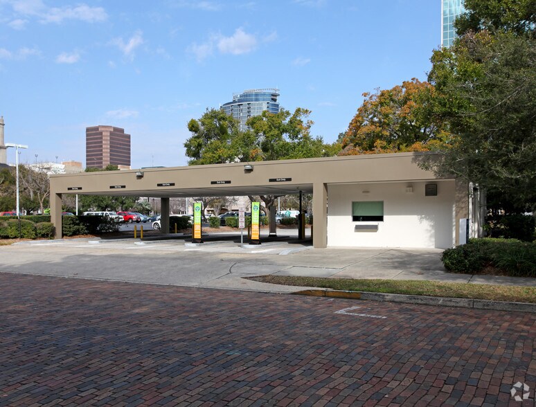 More Photos Of 270 E Pine St, Orlando Bank For Lease
