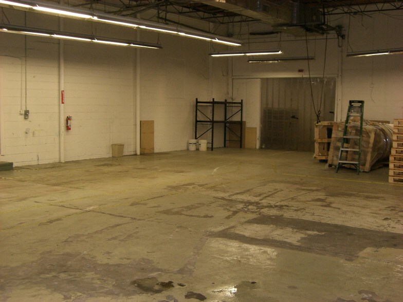 More Photos Of 5299 Saint Augustine Rd, Jacksonville Manufacturing For Lease
